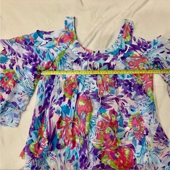 NWT Floral Blouse XS Hot in Hollywood Cold Shoulder Layered Bell-Sleeves Colors - Picture 15 of 16